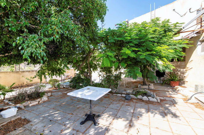 Image No.18-2 Bed Land for sale