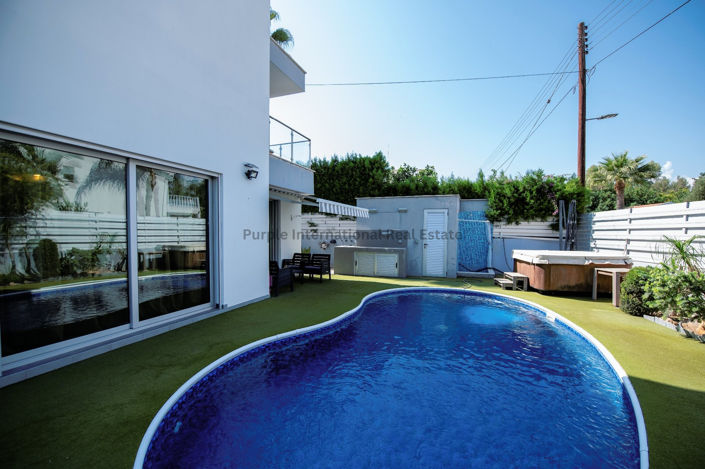 Image No.13-Villa de 5 chambres à vendre à Germasogeia