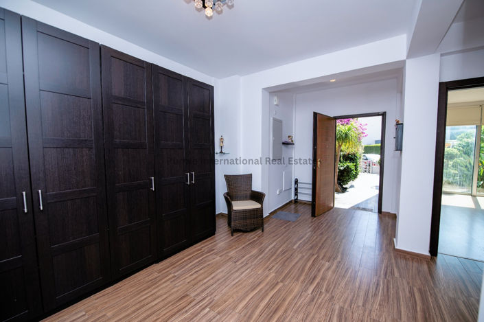 Image No.7-Villa de 5 chambres à vendre à Germasogeia