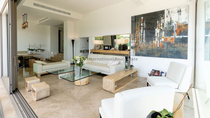 Image No.2-5 Bed Villa for sale