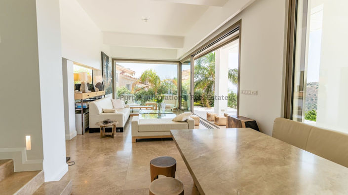 Image No.8-5 Bed Villa for sale