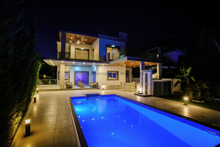 Image No.4-4 Bed Villa for sale