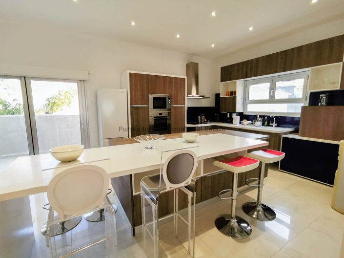 Image No.3-6 Bed Villa for sale