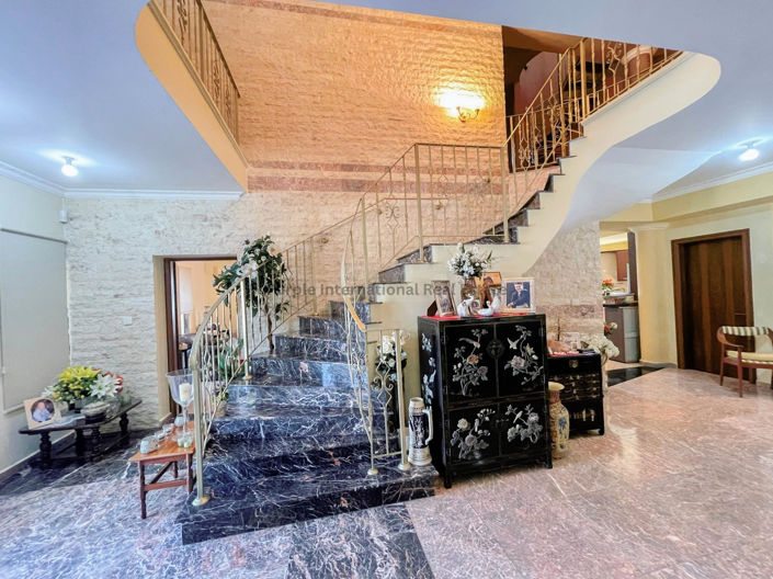 Image No.2-7 Bed Villa for sale