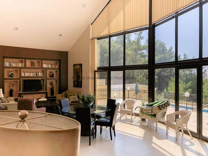 Image No.2-4 Bed Villa for sale