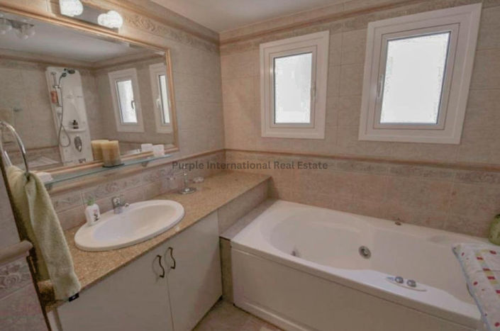 Image No.10-Villa de 4 chambres à vendre à Germasogeia