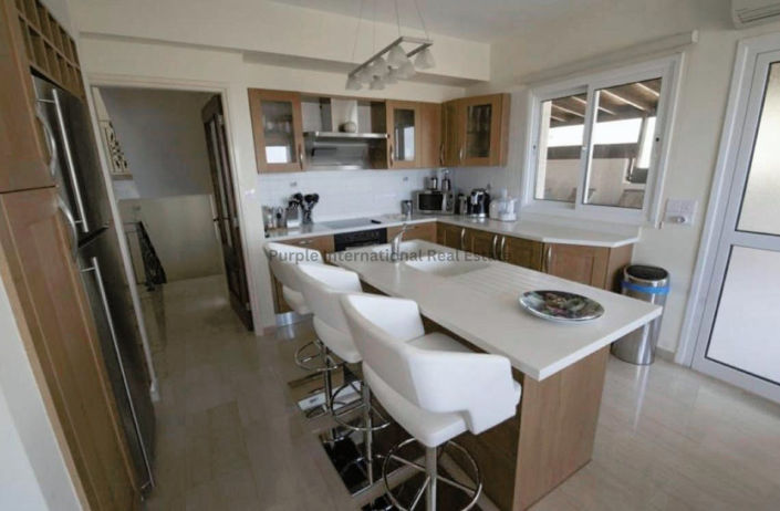 Image No.3-Villa de 4 chambres à vendre à Germasogeia