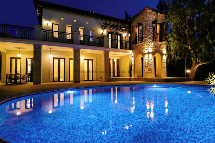 Image No.1-5 Bed Villa for sale