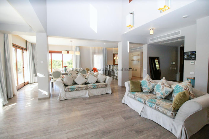 Image No.2-6 Bed Villa for sale