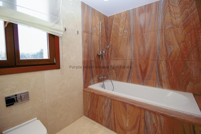 Image No.27-6 Bed Villa for sale