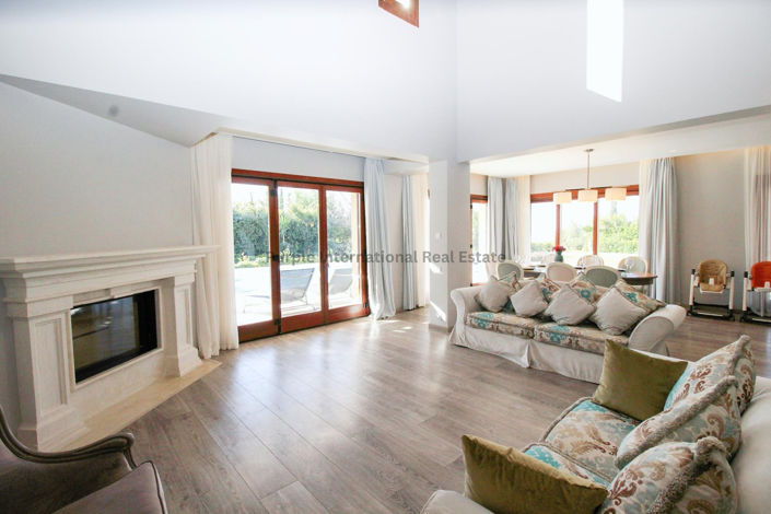 Image No.8-6 Bed Villa for sale