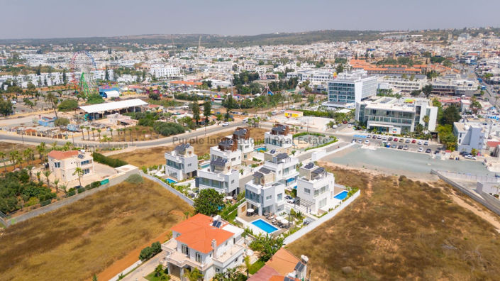 Image No.6-4 Bed Villa for sale