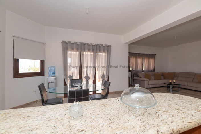 Image No.11-Villa de 4 chambres à vendre à Frenaros