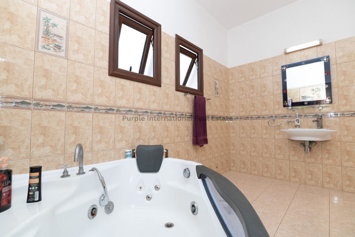 Image No.18-Villa de 4 chambres à vendre à Frenaros