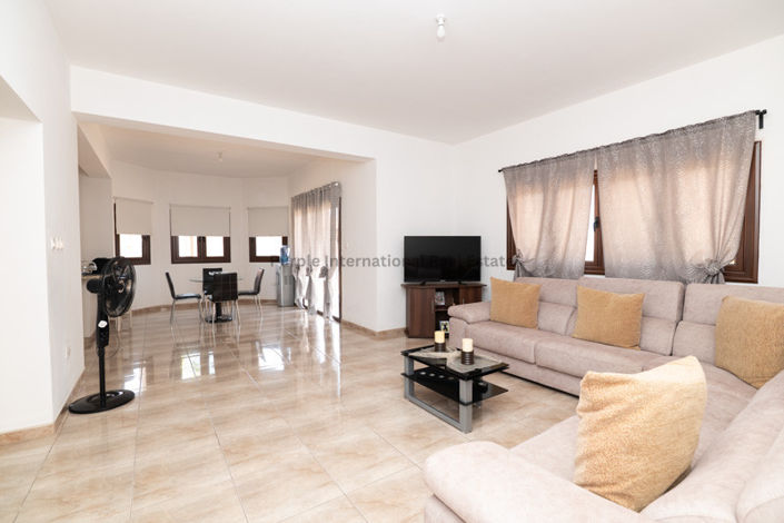 Image No.7-Villa de 4 chambres à vendre à Frenaros