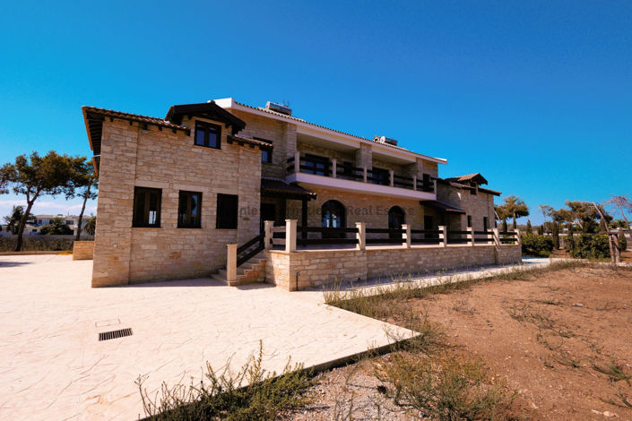 Image No.1-6 Bed Villa for sale