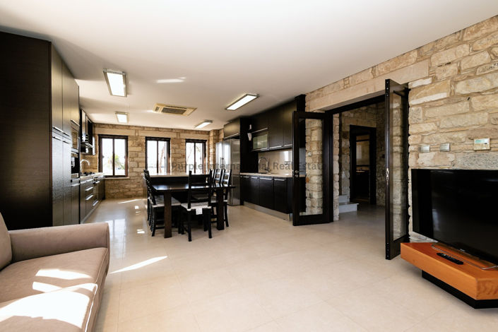 Image No.12-6 Bed Villa for sale