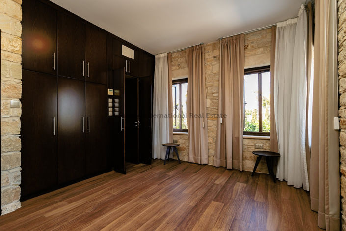 Image No.19-6 Bed Villa for sale