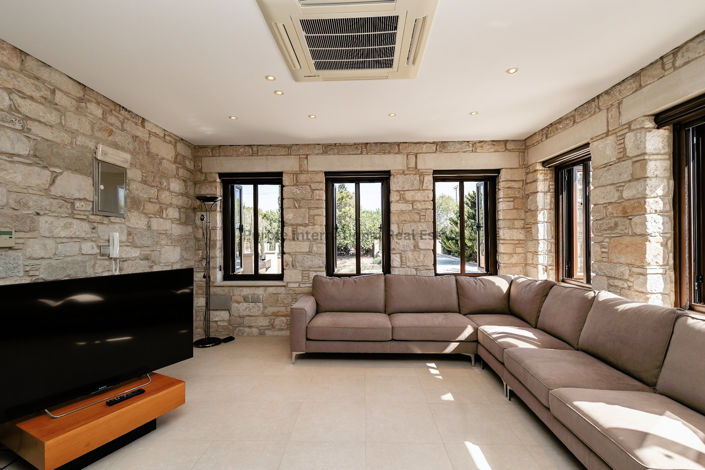 Image No.4-6 Bed Villa for sale