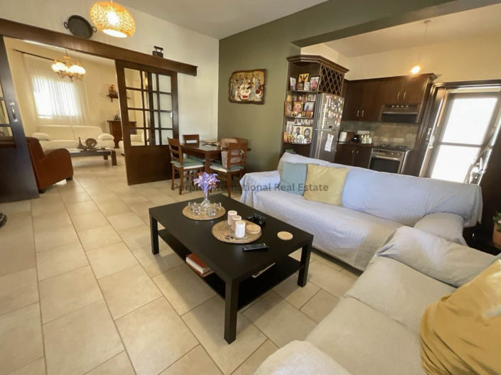 Image No.1-4 Bed Villa for sale