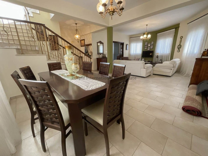 Image No.3-4 Bed Villa for sale