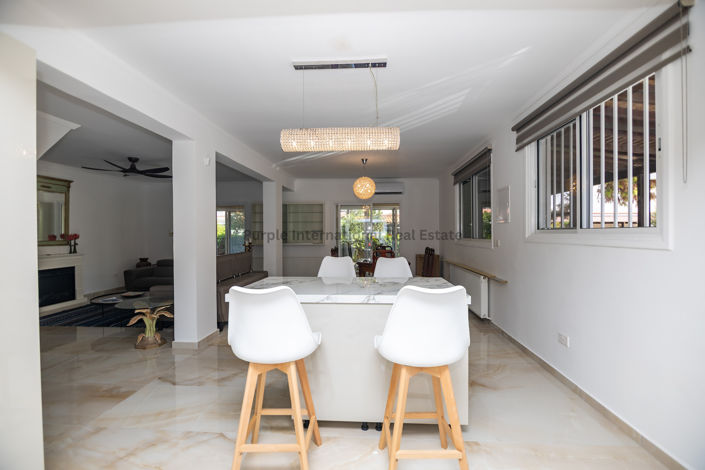 Image No.18-3 Bed Villa for sale