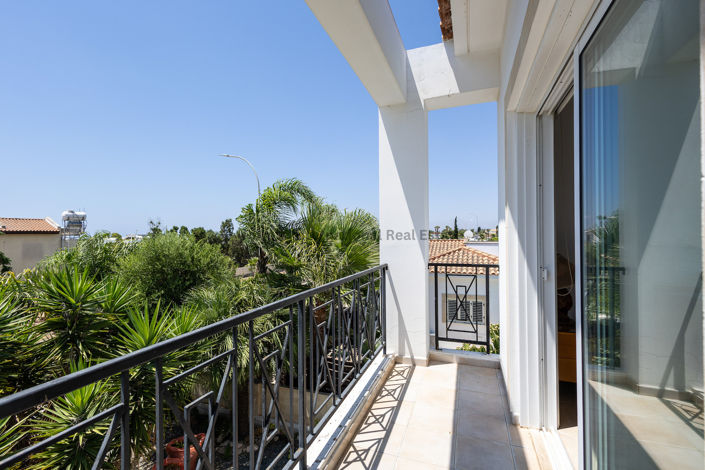 Image No.19-3 Bed Villa for sale