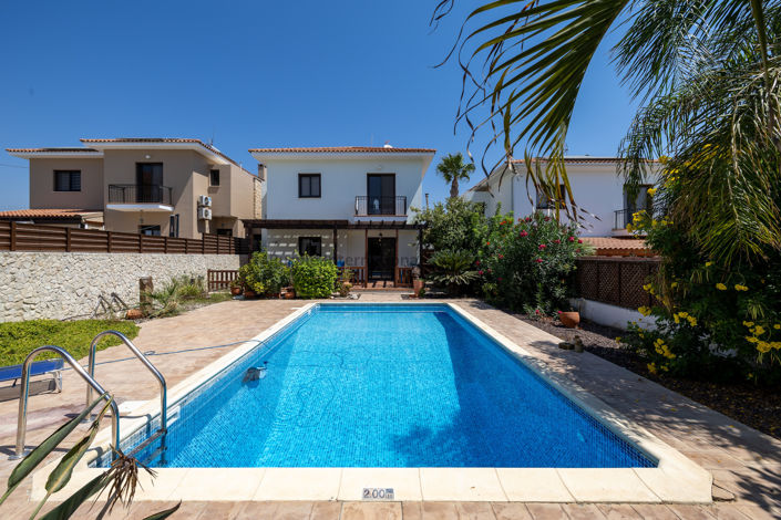 Image No.1-4 Bed Villa for sale