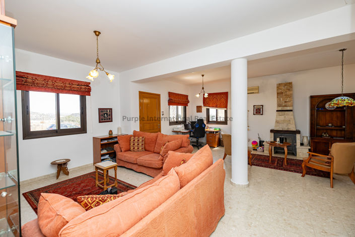 Image No.2-4 Bed Villa for sale