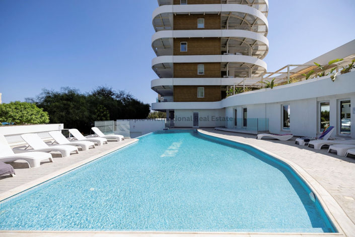 Image No.1-4 Bed Apartment for sale