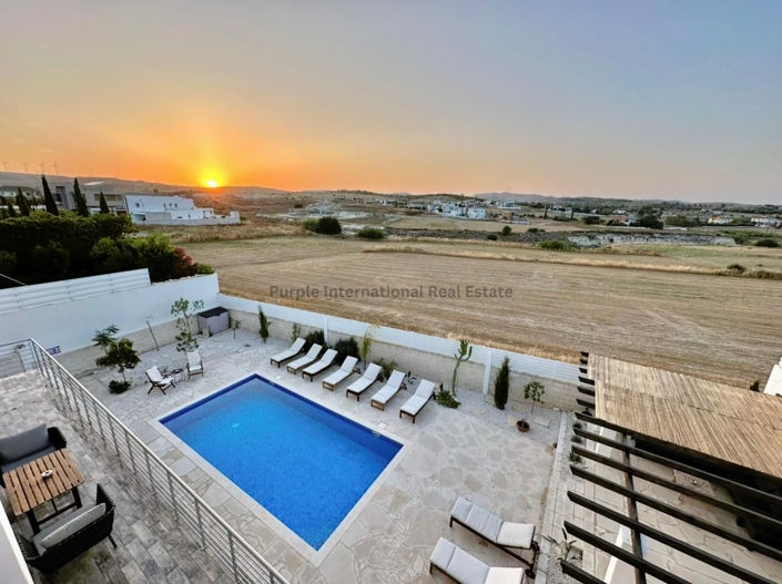 Image No.42-5 Bed Villa for sale