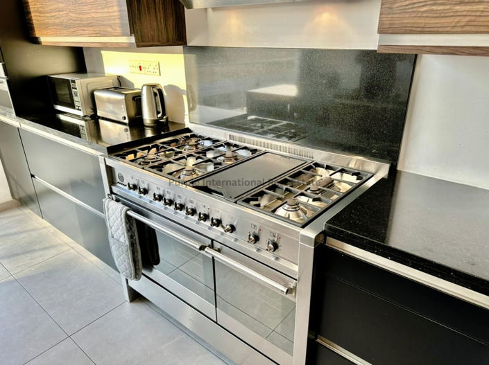 Image No.9-5 Bed Villa for sale