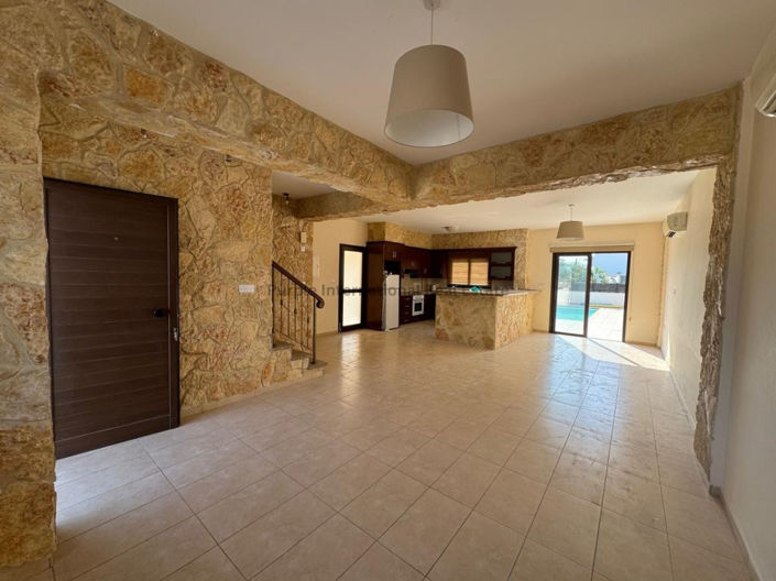 Image No.2-Villa de 3 chambres à vendre à Pylas