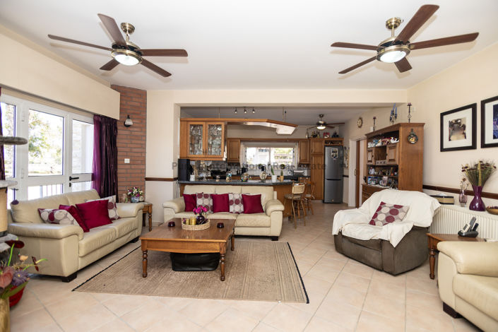 Image No.13-Villa de 4 chambres à vendre à Kiti