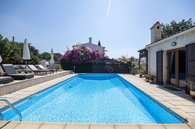 1 - Psematismenos, Villa