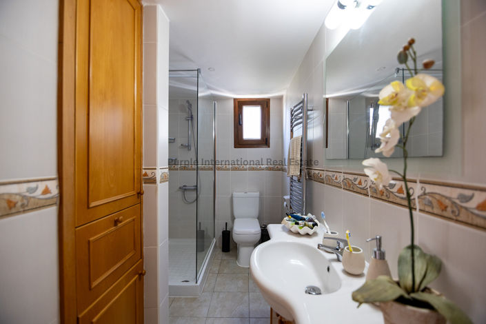 Image No.18-4 Bed Villa for sale