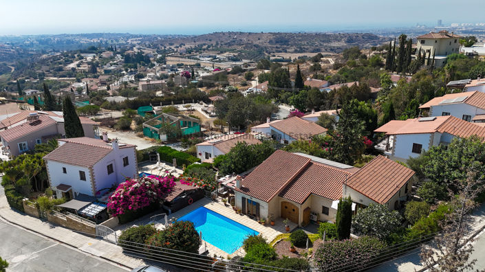 Image No.2-4 Bed Villa for sale