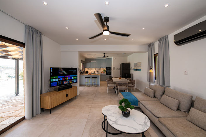 Image No.2-5 Bed Villa for sale