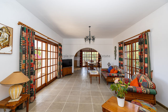 Image No.12-3 Bed Villa for sale