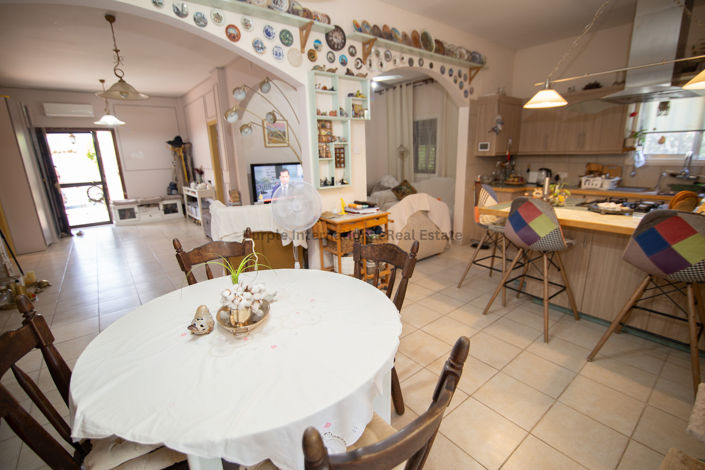 Image No.5-Bungalow de 3 chambres à vendre à Meneou