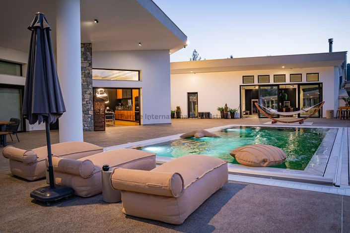 Image No.14-6 Bed Bungalow for sale