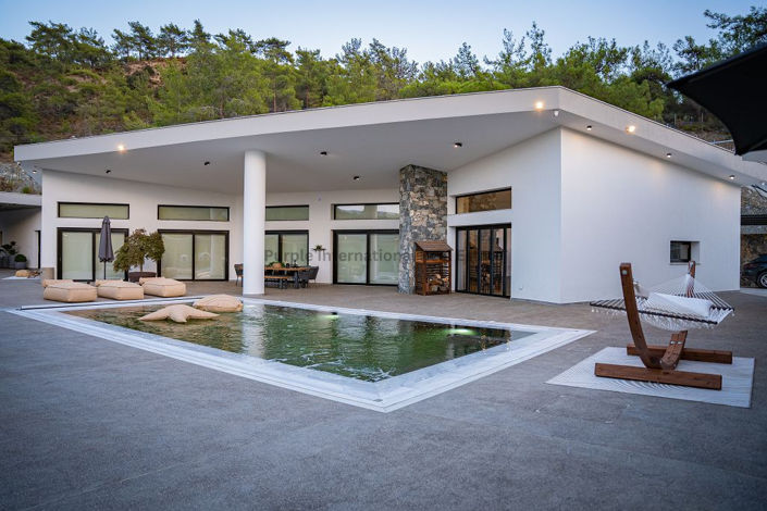 Image No.35-6 Bed Bungalow for sale