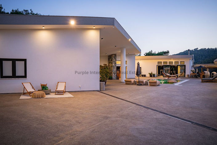 Image No.40-6 Bed Bungalow for sale