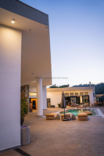 Image No.42-6 Bed Bungalow for sale