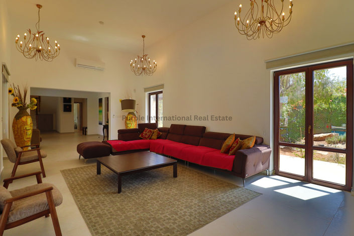 Image No.2-5 Bed Villa for sale