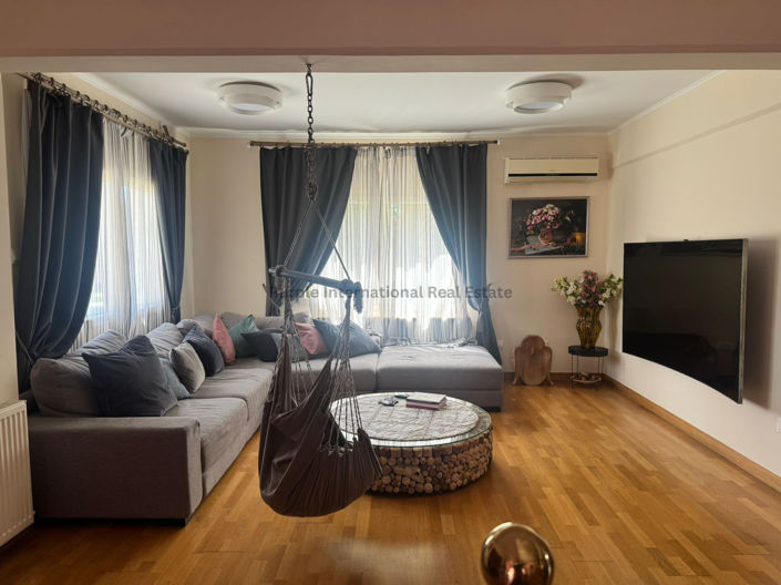 Image No.2-Villa de 4 chambres à vendre à Pyrgos