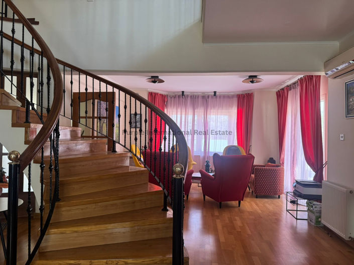 Image No.4-Villa de 4 chambres à vendre à Pyrgos