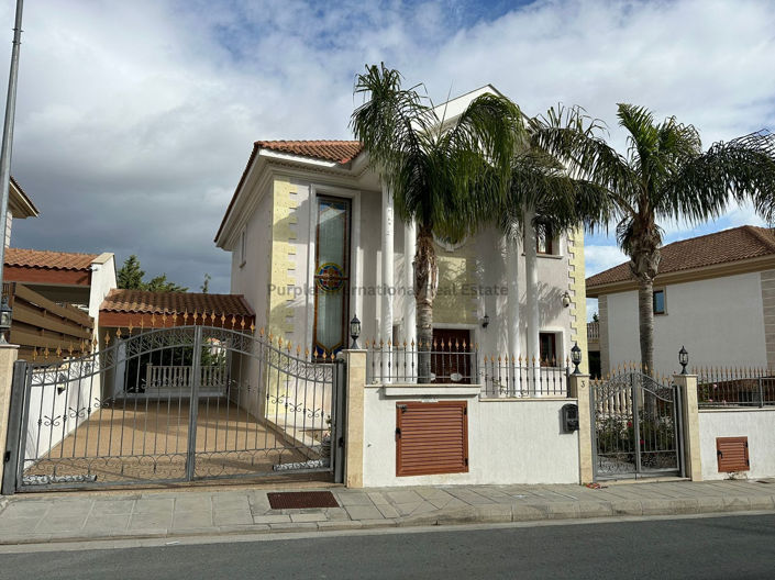 Image No.5-Villa de 4 chambres à vendre à Mouttagiaka