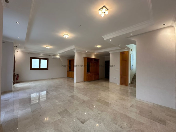 Image No.8-Villa de 4 chambres à vendre à Mouttagiaka