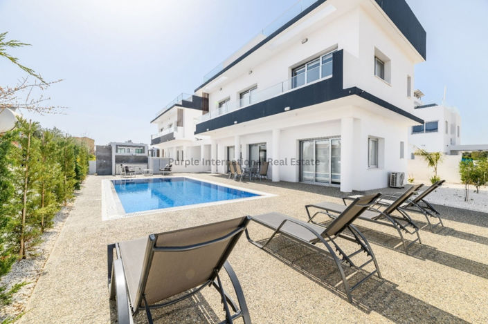Image No.1-3 Bed Villa for sale